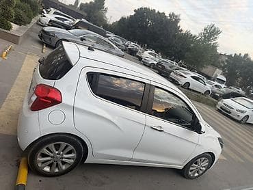 sonata nf: Chevrolet Spark: 2018 г., 1 л, Автомат, Бензин, Хэтчбэк — 3