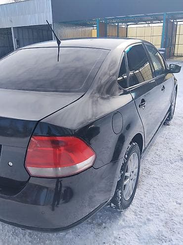 camry hybrid: Volkswagen Polo: 2013 г., 1.6 л, Механика, Бензин, Седан — 4