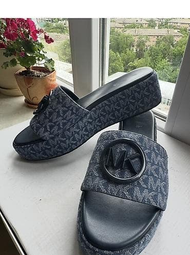 Босоножки, 37.5, 38, Michael Kors, Б/у, цвет - Синий at lalafo.kg Босоножки, 37.5, 38, Michael Kors, Б/у, цвет - Синий