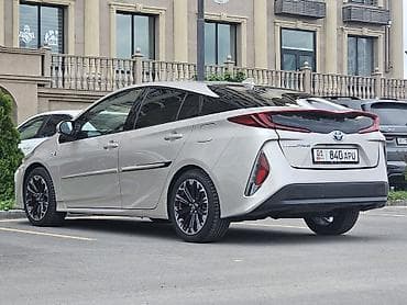 сиденье w211: Toyota Prius: 2018 г., 1.8 л, Гибрид, Хэтчбэк — 5