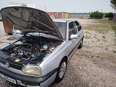 Volkswagen Golf: 1990 г., 1.8 л, Механика, Бензин, Хэтчбэк — 2