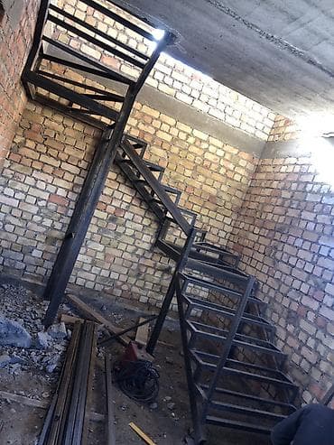 профнастила: Металлическая лестница Для дома, Форма лестницы: Г-образная — 4