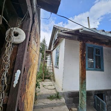 продаю дом бишкек квартира: Дом, 63 м², 6 комнат, Собственник, Старый ремонт — 32