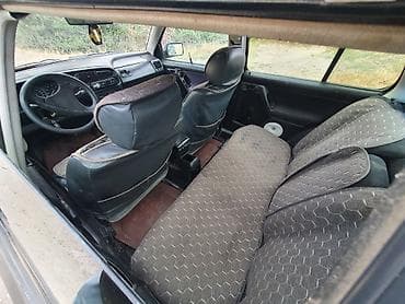 Volkswagen Vento: 1992 г., 2 л, Механика, Бензин, Седан — 6