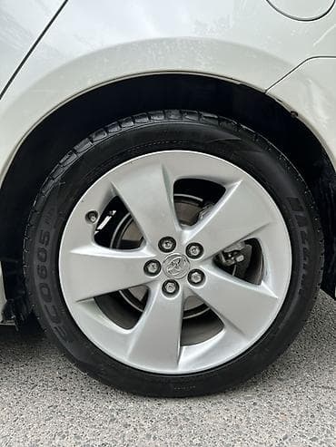 corolla 2016: Toyota Prius: 2014 г., 1.8 л, Автомат, Гибрид, Хэтчбэк — 6