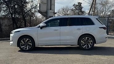 Транспорт: Lixiang One: 2021 г., 1.2 л, Автомат, Гибрид, Кроссовер — 8
