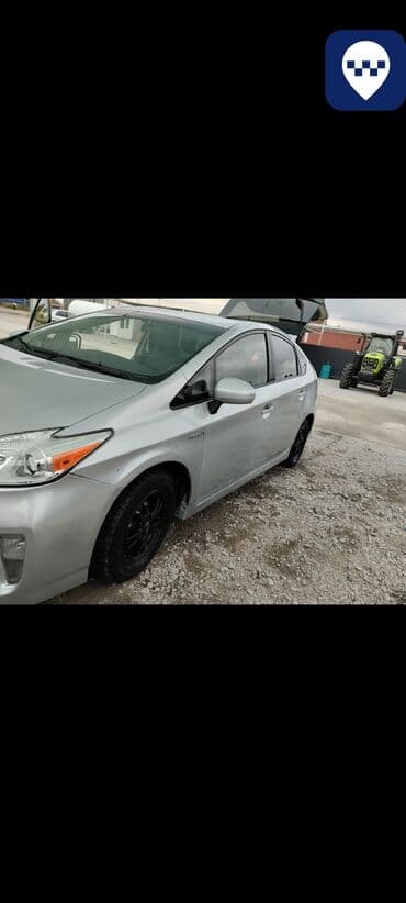 авто в рассрочку без банка без первоначального взноса в бишкеке: Toyota Prius: 2014 г., 1.8 л, Автомат, Гибрид, Хэтчбэк — 3