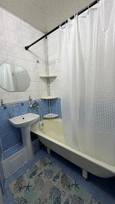 Батирлер: 2 бөлмө, 53 м², Восток-5 мкр 106-серия, 1 кабат, Эски ремонт — 2
