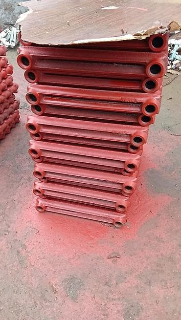 Ремонт и строительство: Секции чугунных радиаторов отопления (однотрубные элементы, окрашены — 3