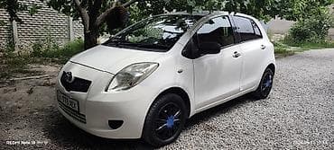 Toyota Vitz: 2005 г., 1.3 л, Автомат, Бензин, Хэтчбэк — 1