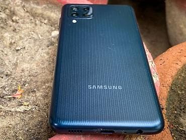 Техника и электроника: Продаю Samsung Galaxy F22 6/128.в хорошем состоянии. Телефон с черным — 2
