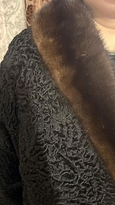 Дубленки: Дублёнка/шуба из каракуля, классического чёрного цвета, удлинённого — 6