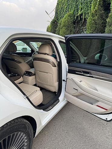 bmw e90: Белый представительский седан бизнес-класса. Кузов и дизайн: - — 7