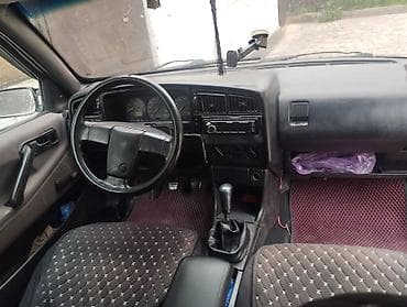 Volkswagen Passat: 1988 г., 1.8 л, Механика, Бензин, Седан