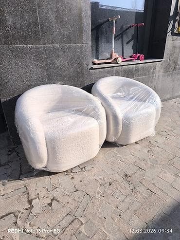 Пара уютных кресел в современном стиле “бублик”. - Цвет