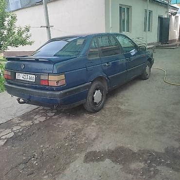 Volkswagen Passat: 1991 г., 1.8 л, Механика, Бензин, Седан — 4