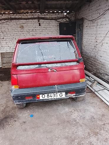 заз 965: Пятидверный хэтчбек компакт‑класса, красный цвет кузова. Руль левый — 1