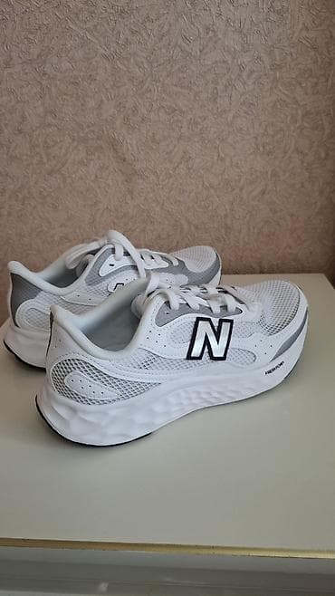Личные вещи: Кроссовки New Balance

Новые оригинал размеры 38,39 .ЦЕНА: 10000сом — 7