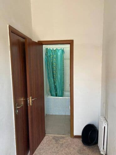 сдаю полдом бишкек: 40 м², 2 комнаты, Подвал, погреб, Забор, огорожен — 9