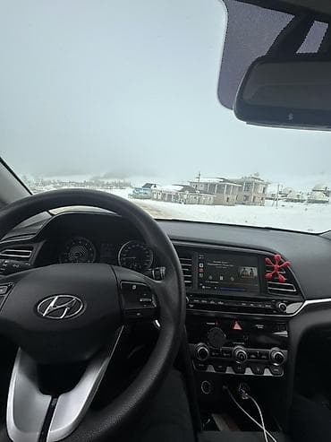другое авто: Hyundai Avante: 2018 г., Седан — 2