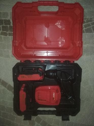 скупка акумуляторов: Продаю для шуруповёрта новые аккумуляторы 2 штуки, зарадное устройство — 1