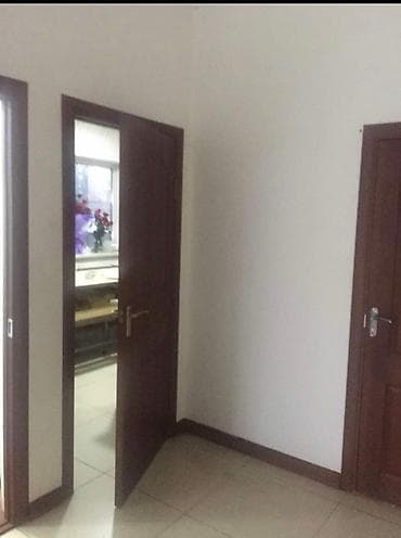 коммерческое здание: Сдается в аренду отдельно стоящее 2-этажное здание, общей площадью 600 — 9