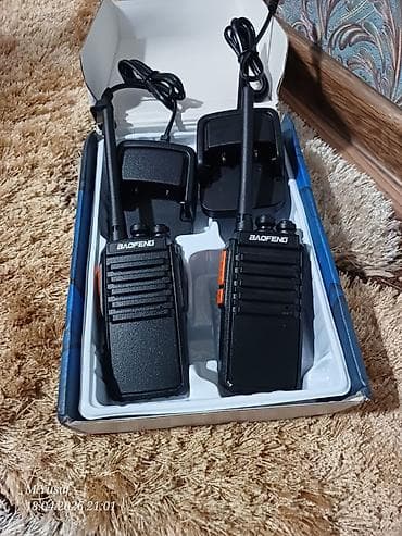 Комплект из двух раций Baofeng черного цвета, предназначенный для