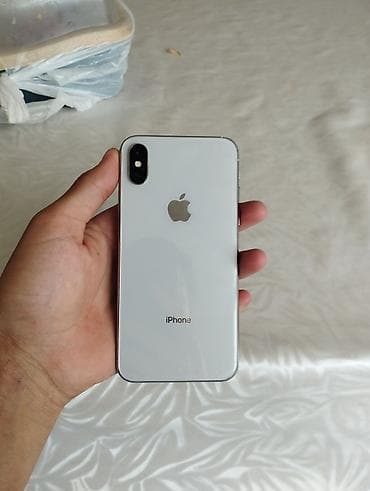 IPhone X, серебристый - Экран OLED Super Retina (2436×1125)
