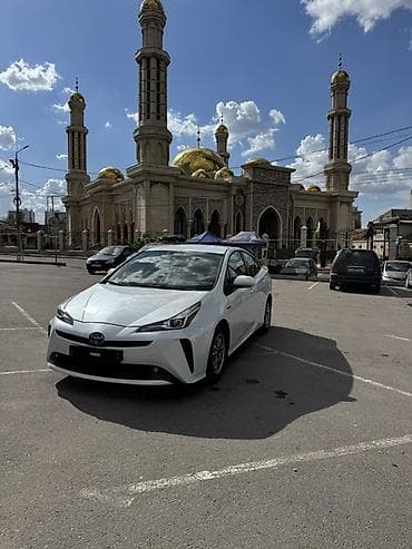 чехол на приус: Toyota Prius: 2020 г., 1.8 л, Автомат, Гибрид, Хэтчбэк — 1
