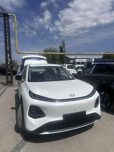 Changan Q05 Электромобиль кроссовер, белый цвет кузова. Кузов и