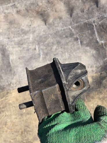 двигател на спринтер: Подушка мотора Mercedes-Benz 1998 г., Б/у, Оригинал, Германия — 10