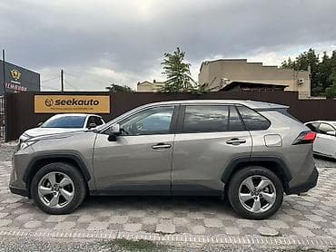 range rower: Toyota RAV4: 2022 г., 2 л, Автомат, Бензин, Кроссовер — 3