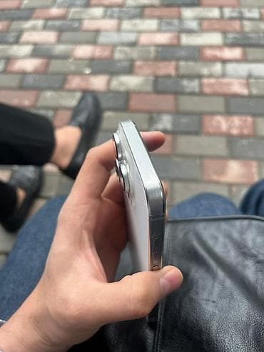 iphone 17 чехол: IPhone 16 Pro, Б/у, 256 ГБ, Белый, Защитное стекло, Чехол, Кабель, 99 % — 2