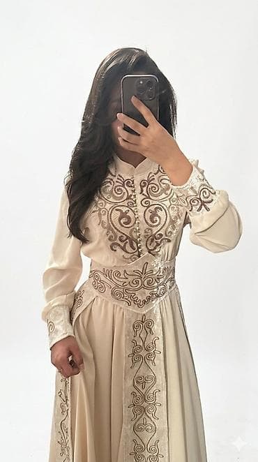 кыргыз одежда: Кыз узатууга көйнөк, M, Куру менен, Колдонулган — 2