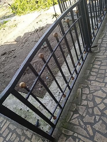 покрытие крыши: Готовые перила, Материал: Кованное железо, Для крыльца — 2