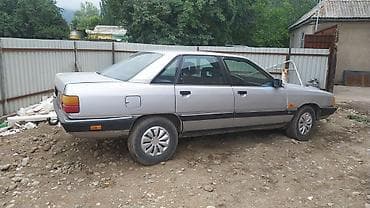 Audi 100: 1990 г., 2 л, Механика, Бензин, Седан — 4