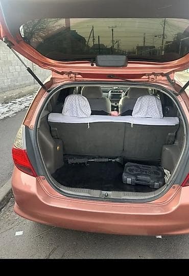 Продажа авто: Honda Fit: 2004 г., 1.5 л, Вариатор, Бензин — 3