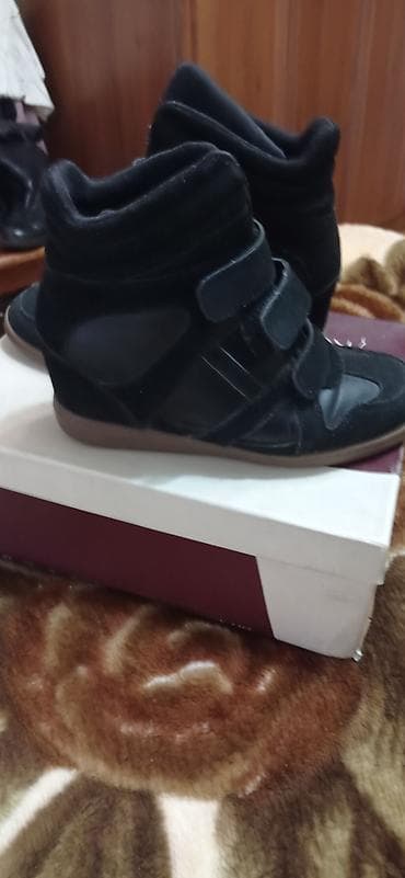 Кроссовкалар, 36, Skechers, Колдонулган, түсү - Кара