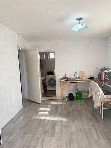 продаю дом г кайынды: Продаётся дом с участком. - Жилое помещение с двумя комнатами — 4