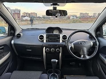 Toyota Ist: 2003 г., 1.5 л, Автомат, Бензин, Седан — 8