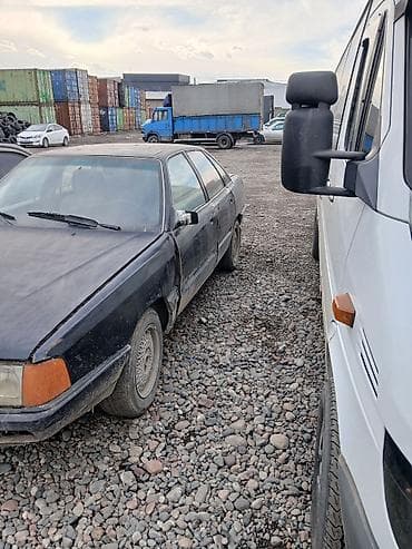 Audi 100: 1989 г., 2.3 л, Механика, Бензин, Седан — 4