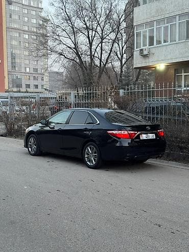 тесла модел с: Toyota Camry: 2017 г., Автомат, Бензин, Седан — 2