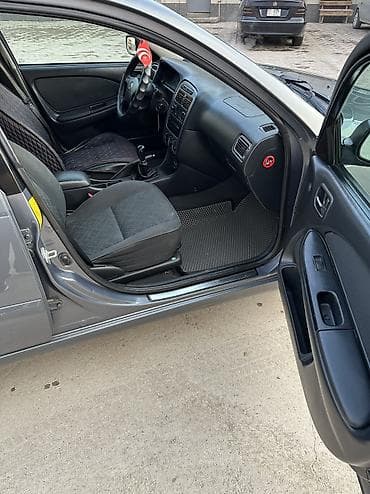 Toyota: Toyota Avensis: 2002 г., 1.8 л, Механика, Бензин, Универсал — 3