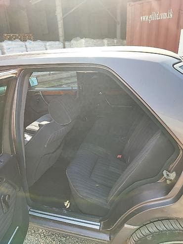 времени: Mercedes-Benz E-Class: 1991 г., 2.3 л, Механика, Бензин, Седан — 10