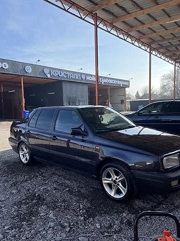 honda stepwgn 2009: Volkswagen Vento: 1993 г., Механика, Седан — 4