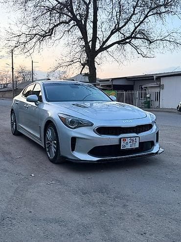 Kia Stinger: 2017 г., 2 л, Автомат, Бензин, Лифтбек — 3
