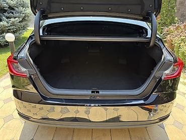 юуто 90: Toyota Camry: 2025 г., Гибрид, Седан — 5