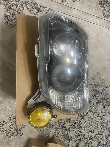 Комплект передних фар Toyota 2008 г., Новый