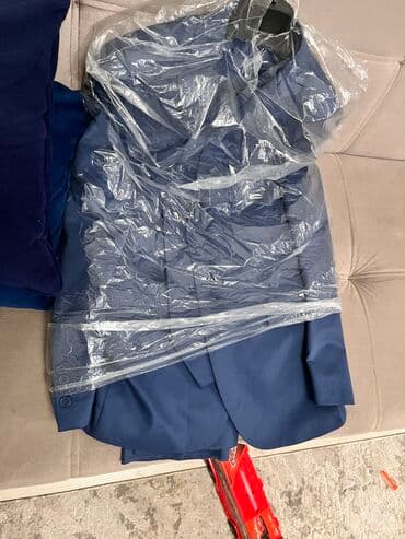 Продается новый костюм брали в Турции, фирмы Ефор., брали за 23 размер