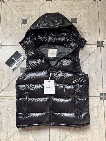 Стеганый мужской жилет Moncler с капюшоном. - Цвет: черный, с